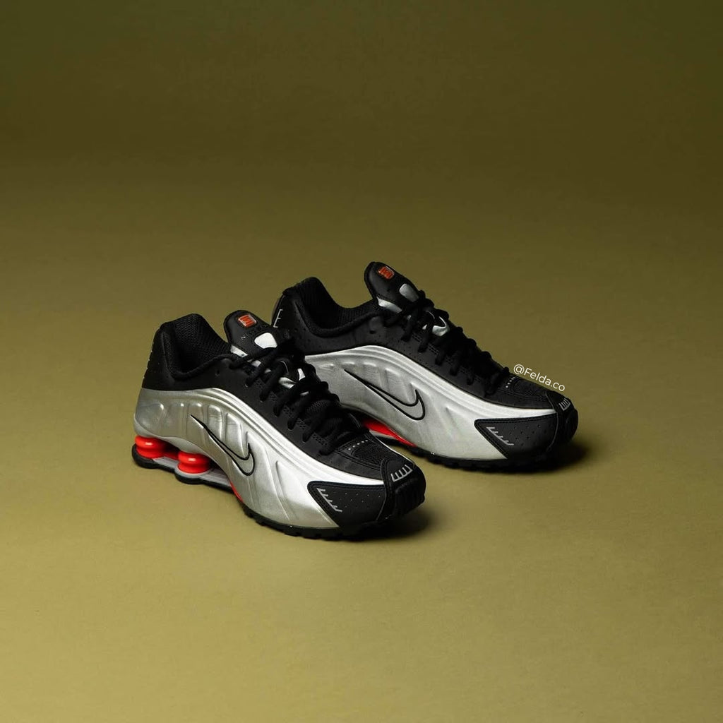 Nike Tenis Shox R4 Plateado