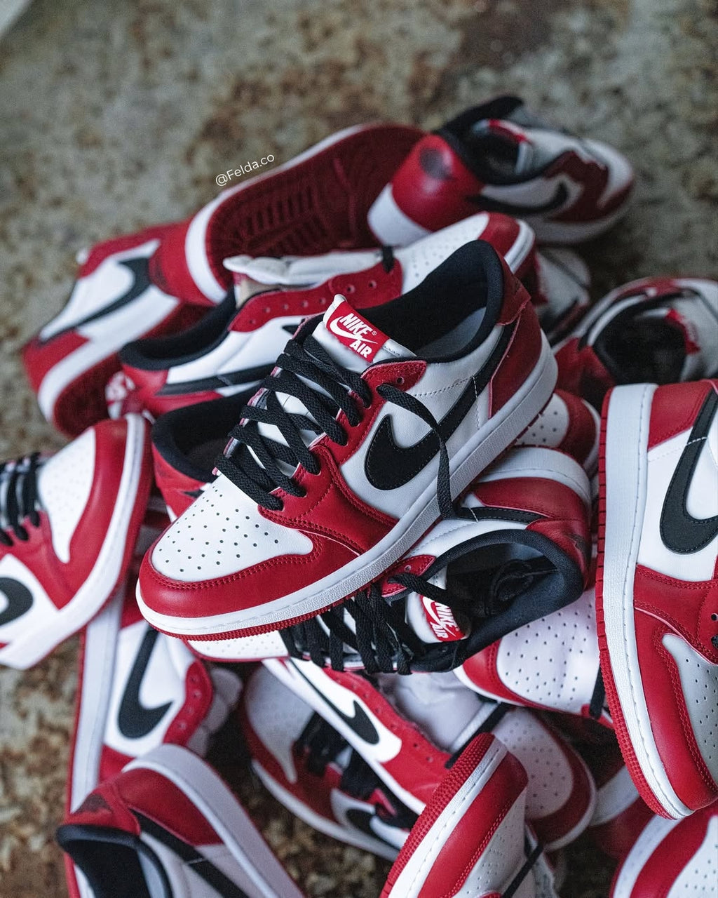 Nike Air Jordan Retro 1 Low OG chicago