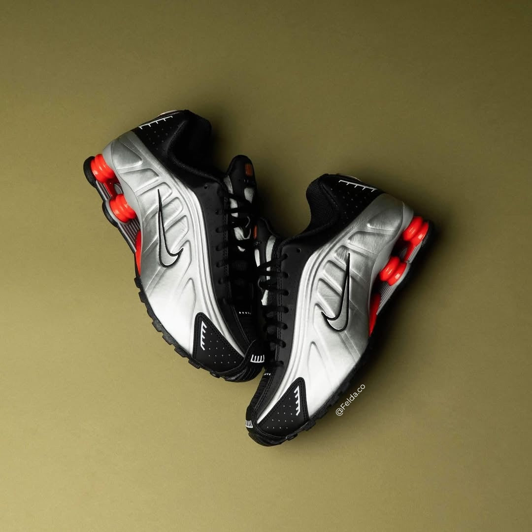 Nike Tenis Shox R4 Plateado