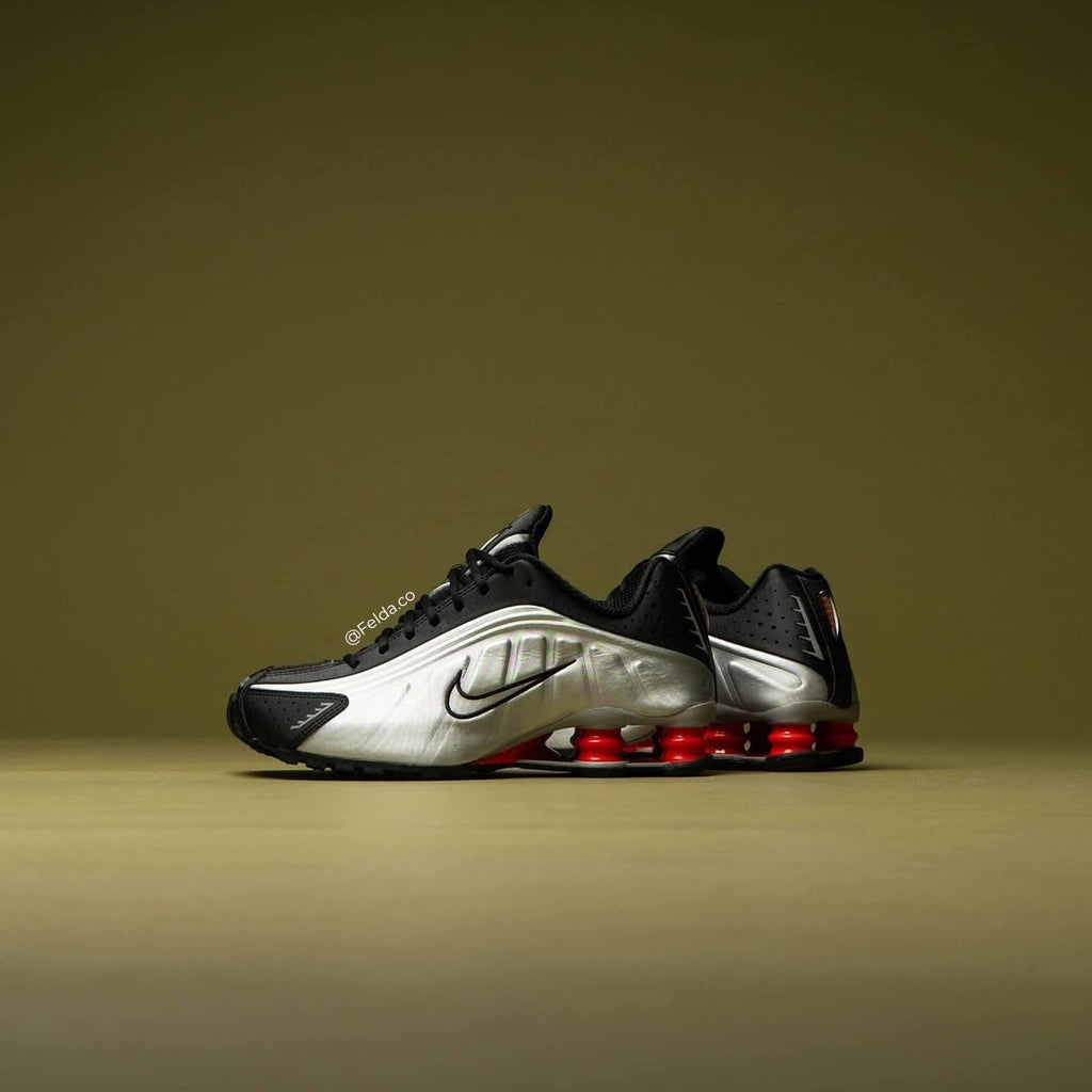 Nike Tenis Shox R4 Plateado