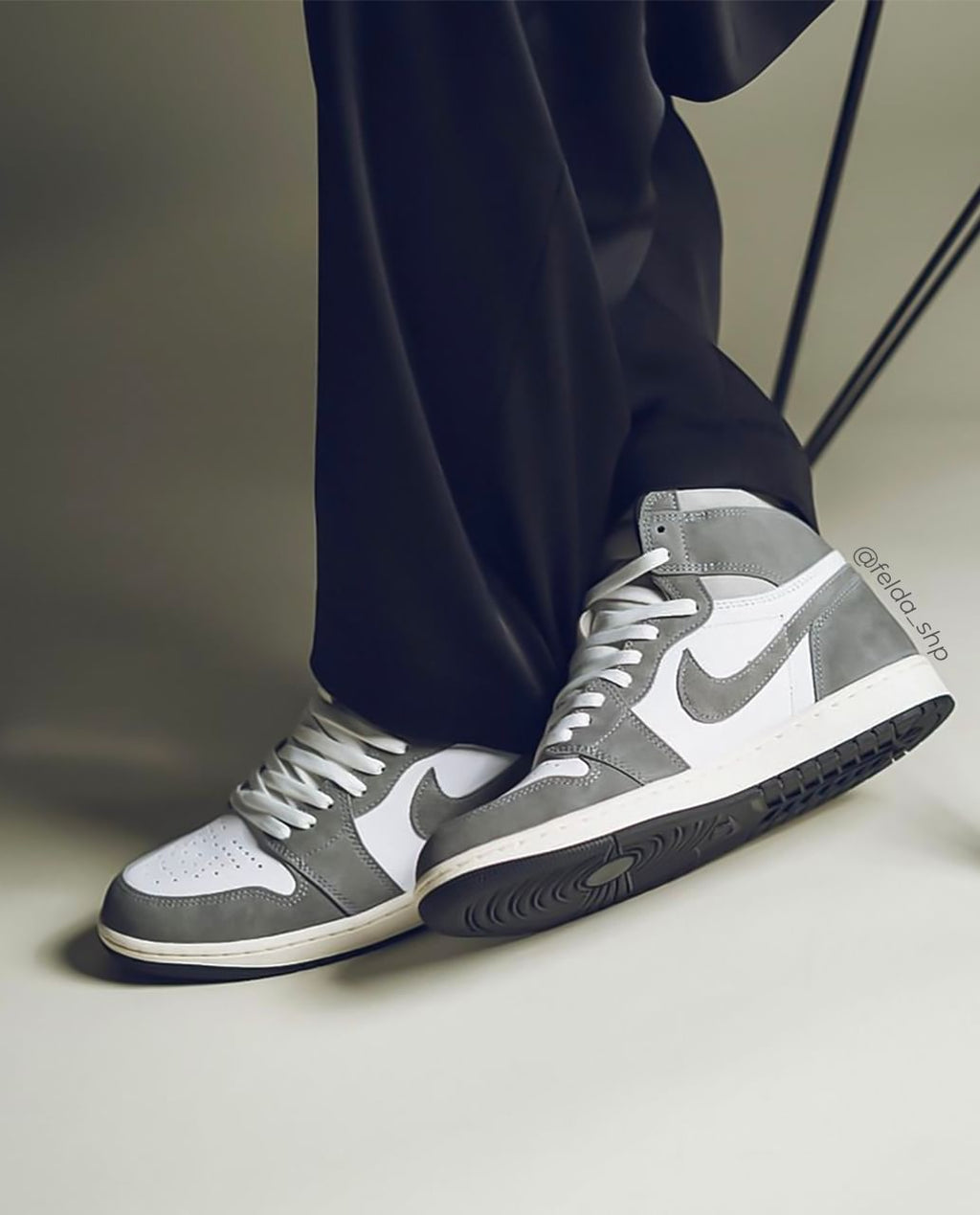 Air Jordan 1 Retro High OG Washed Black