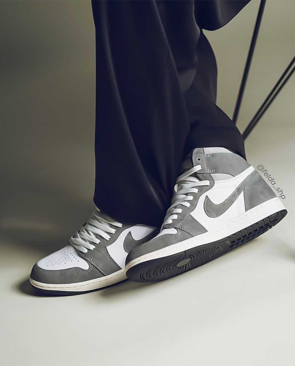 Air Jordan 1 Retro High OG Washed Black