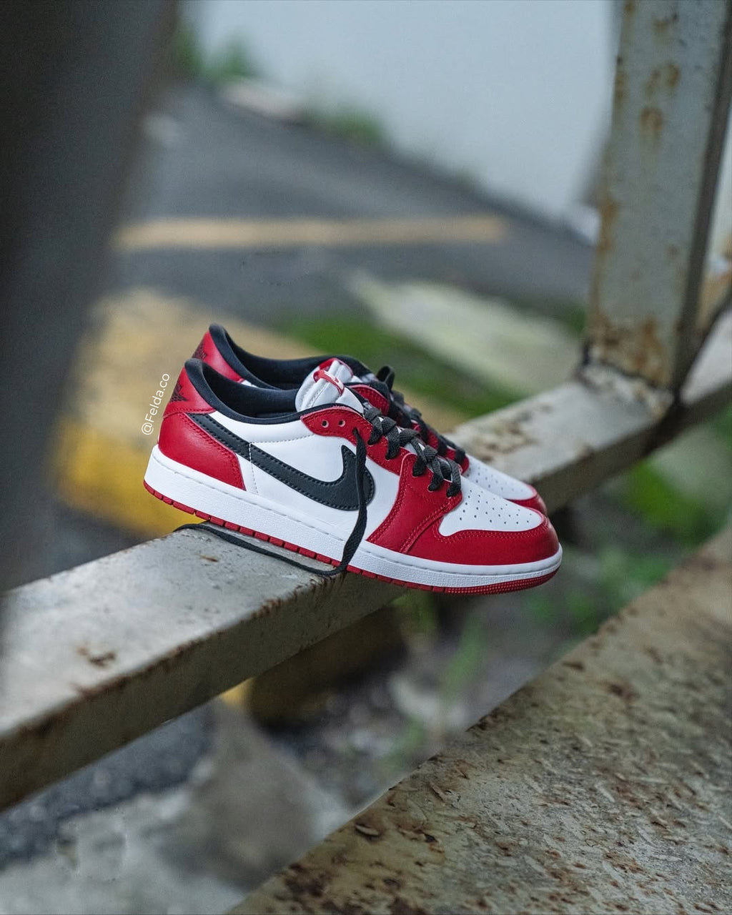 Nike Air Jordan Retro 1 Low OG chicago
