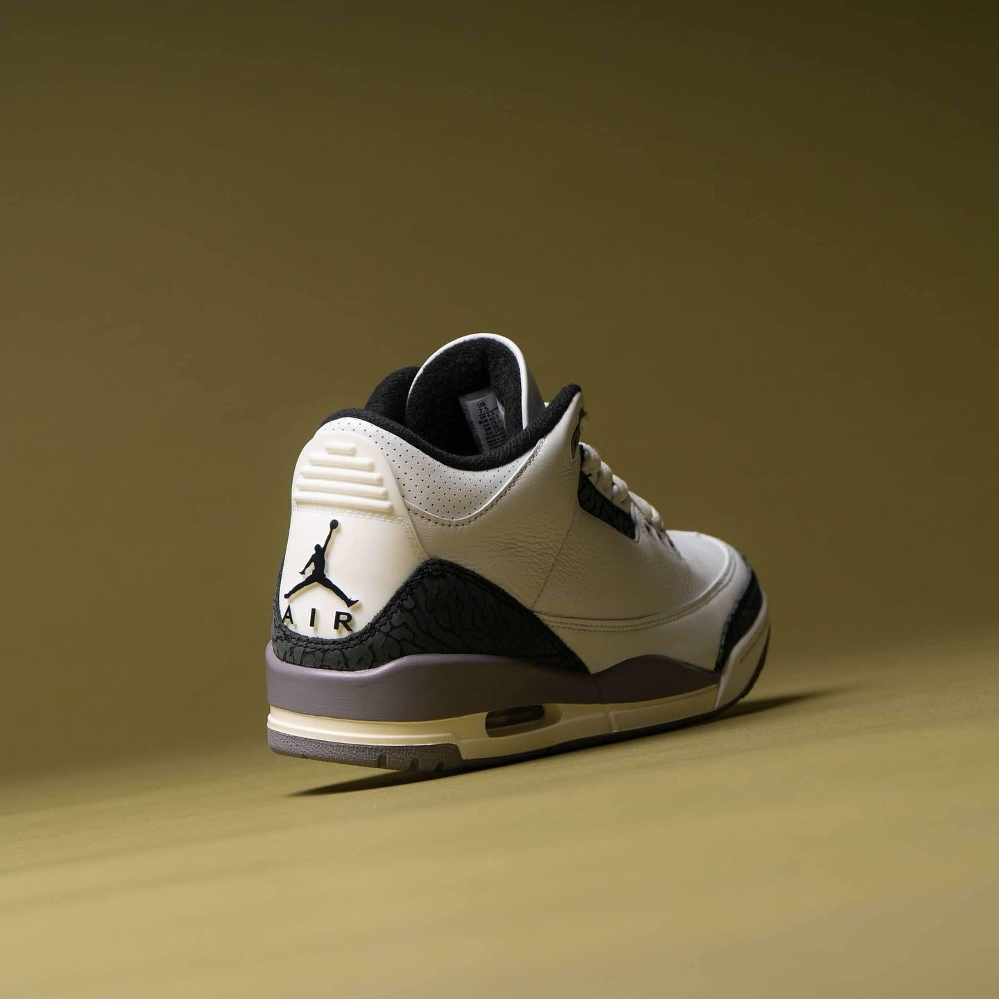 Nike Air Jordan Retro 3 Cement Grey
