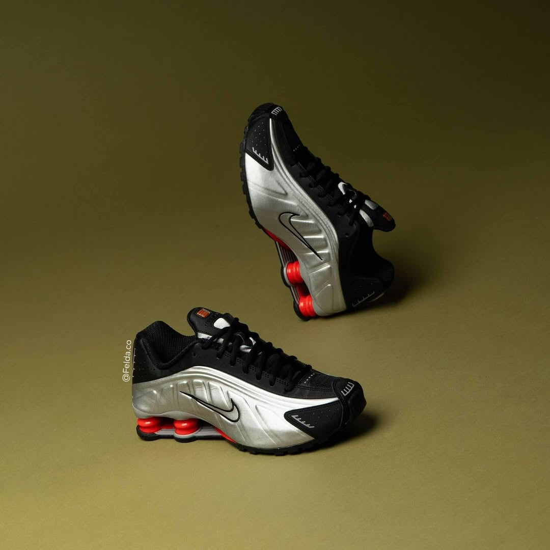 Nike Tenis Shox R4 Plateado