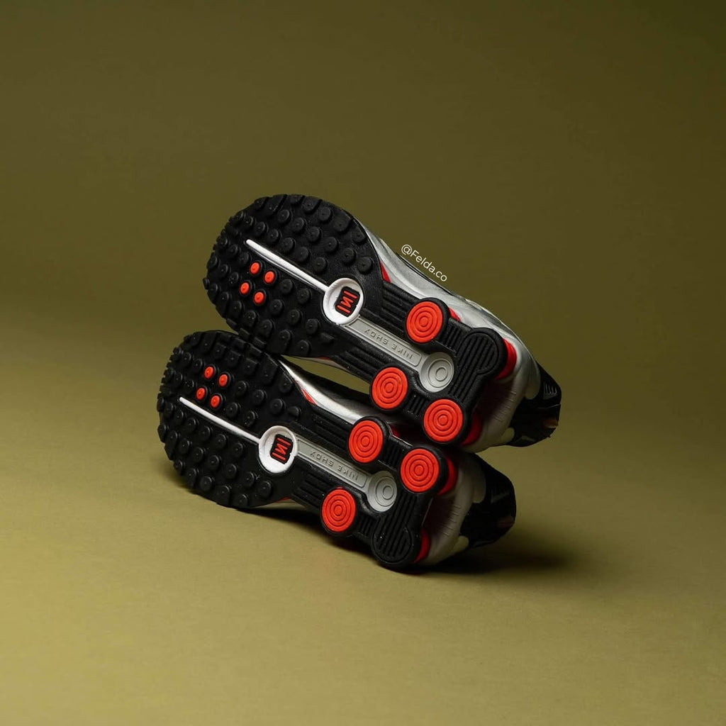 Nike Tenis Shox R4 Plateado