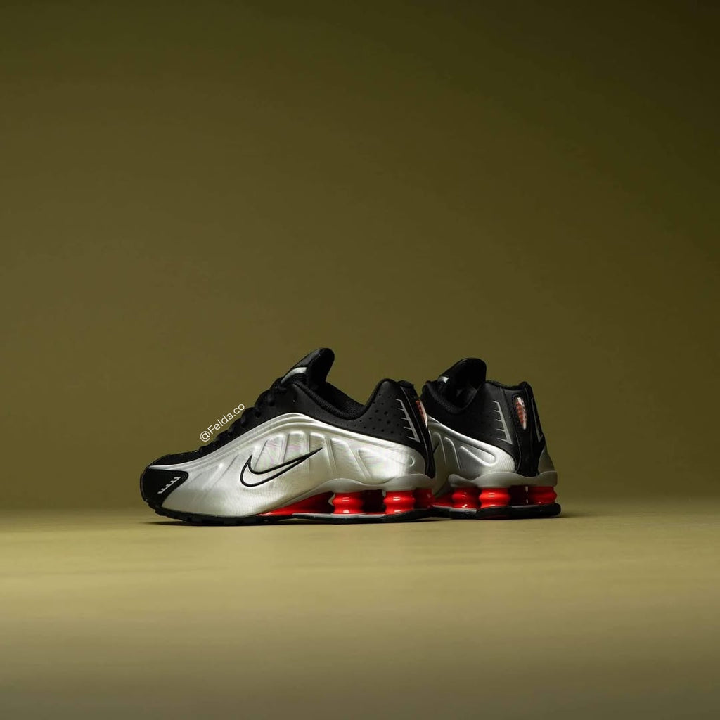 Nike Tenis Shox R4 Plateado