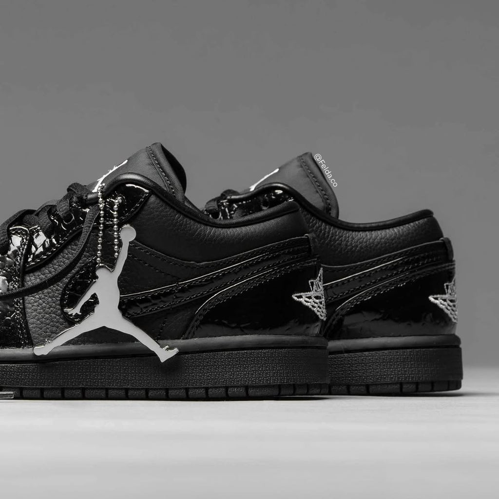 Nike Air Jordan Retro 1 Low SE Black