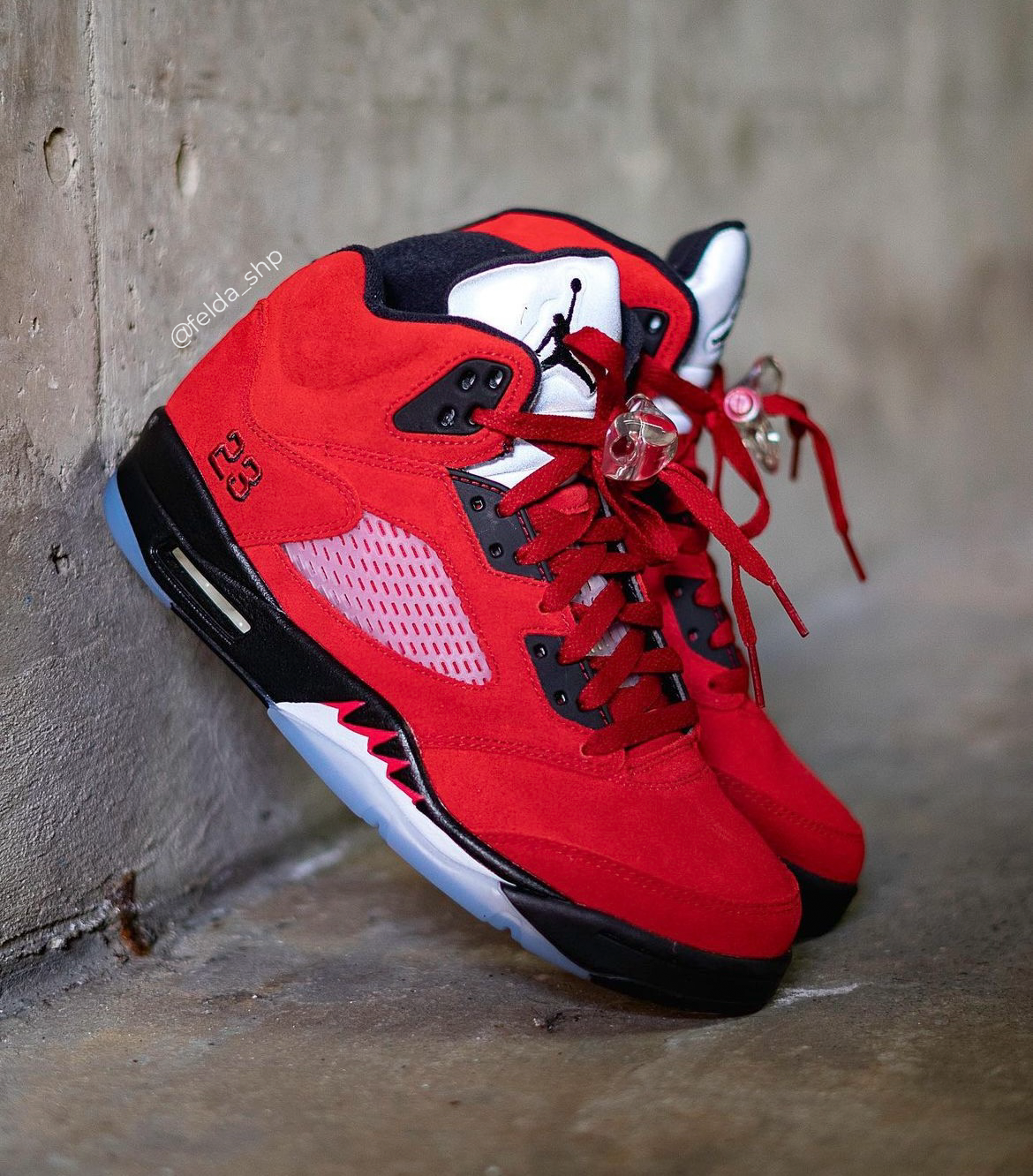 Air Jordan Retro 5 Toro Bravo