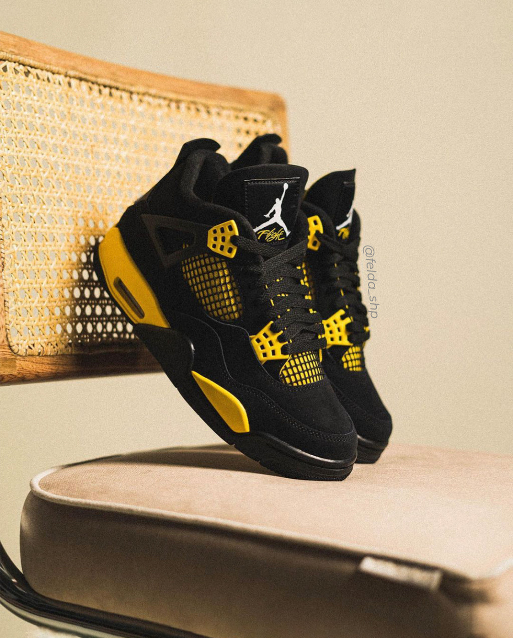 Nike Air Jordan 4 Retro Thunder