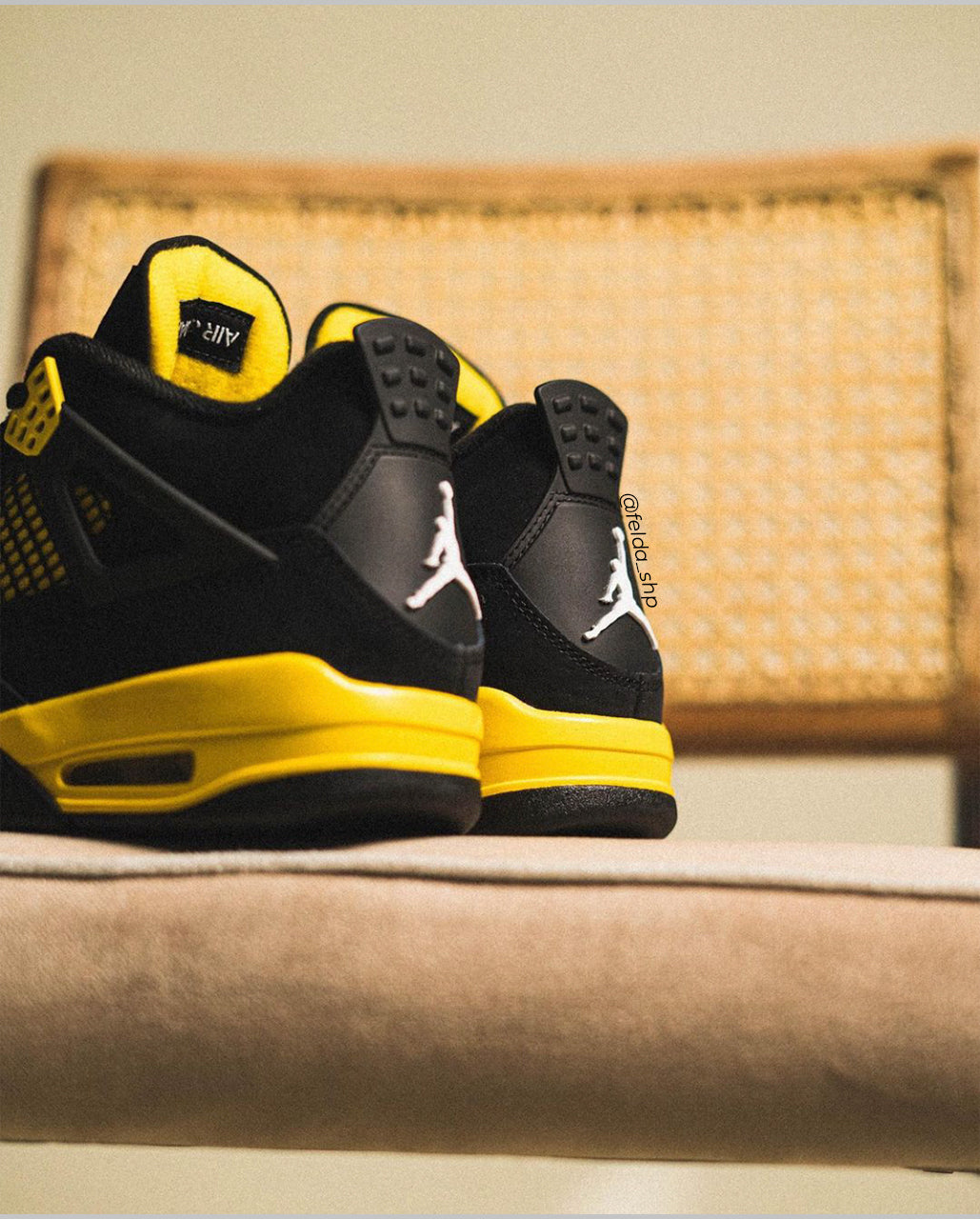 Nike Air Jordan 4 Retro Thunder