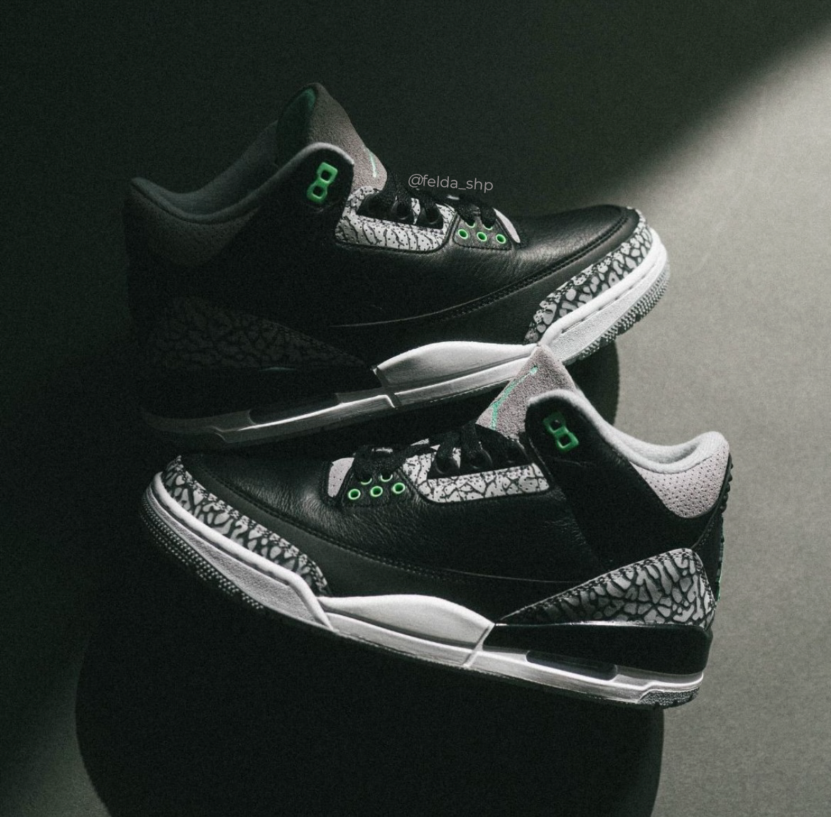 Nike Air Jordan Retro 3 Green Glow
