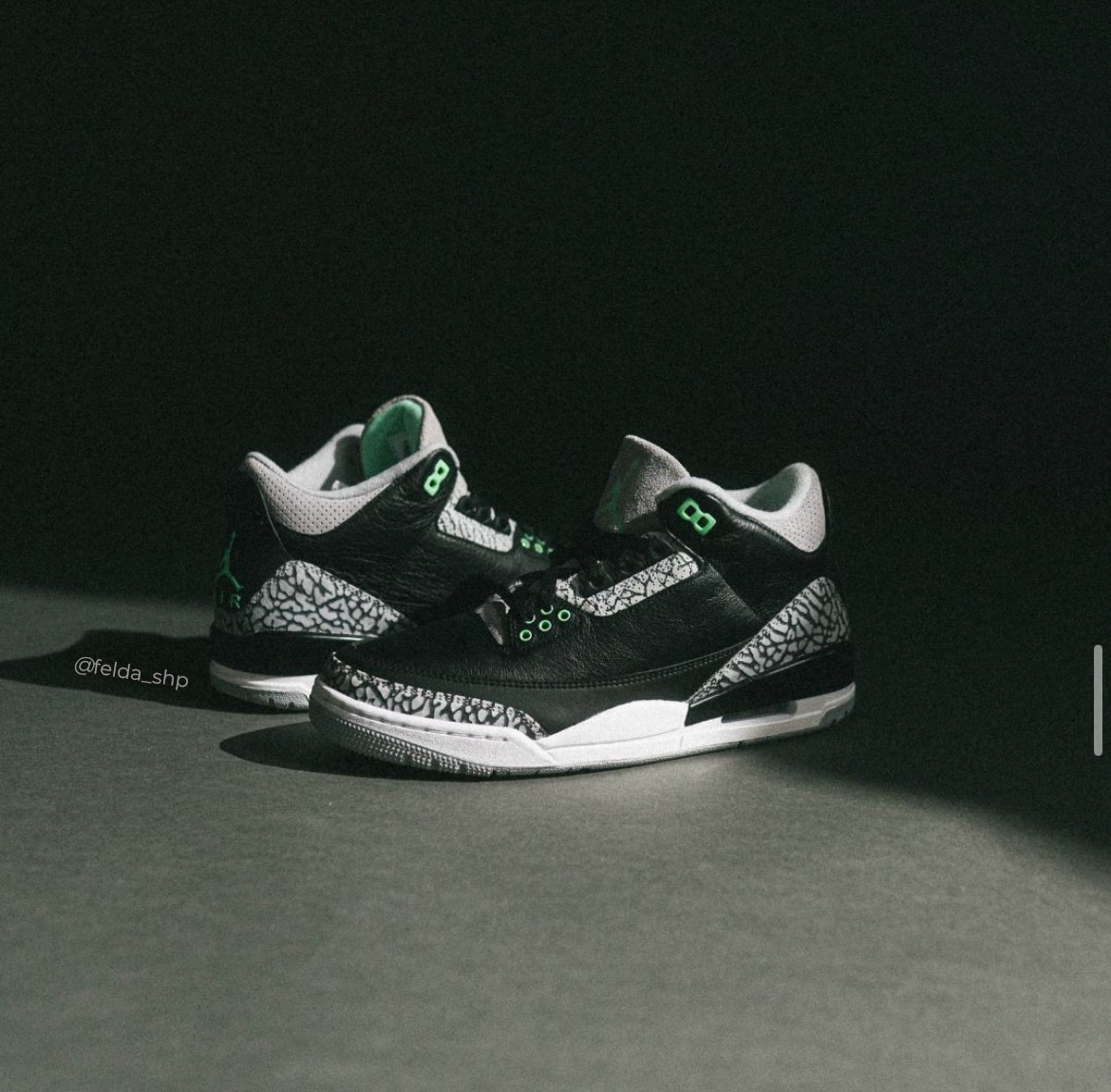 Nike Air Jordan Retro 3 Green Glow