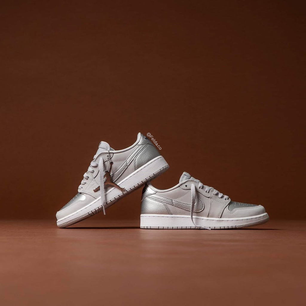 Nike Air Jordan Retro 1 Low Silver