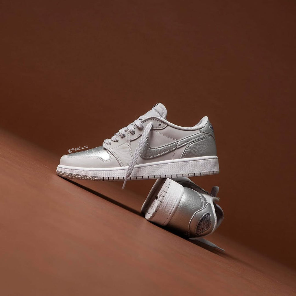 Nike Air Jordan Retro 1 Low Silver