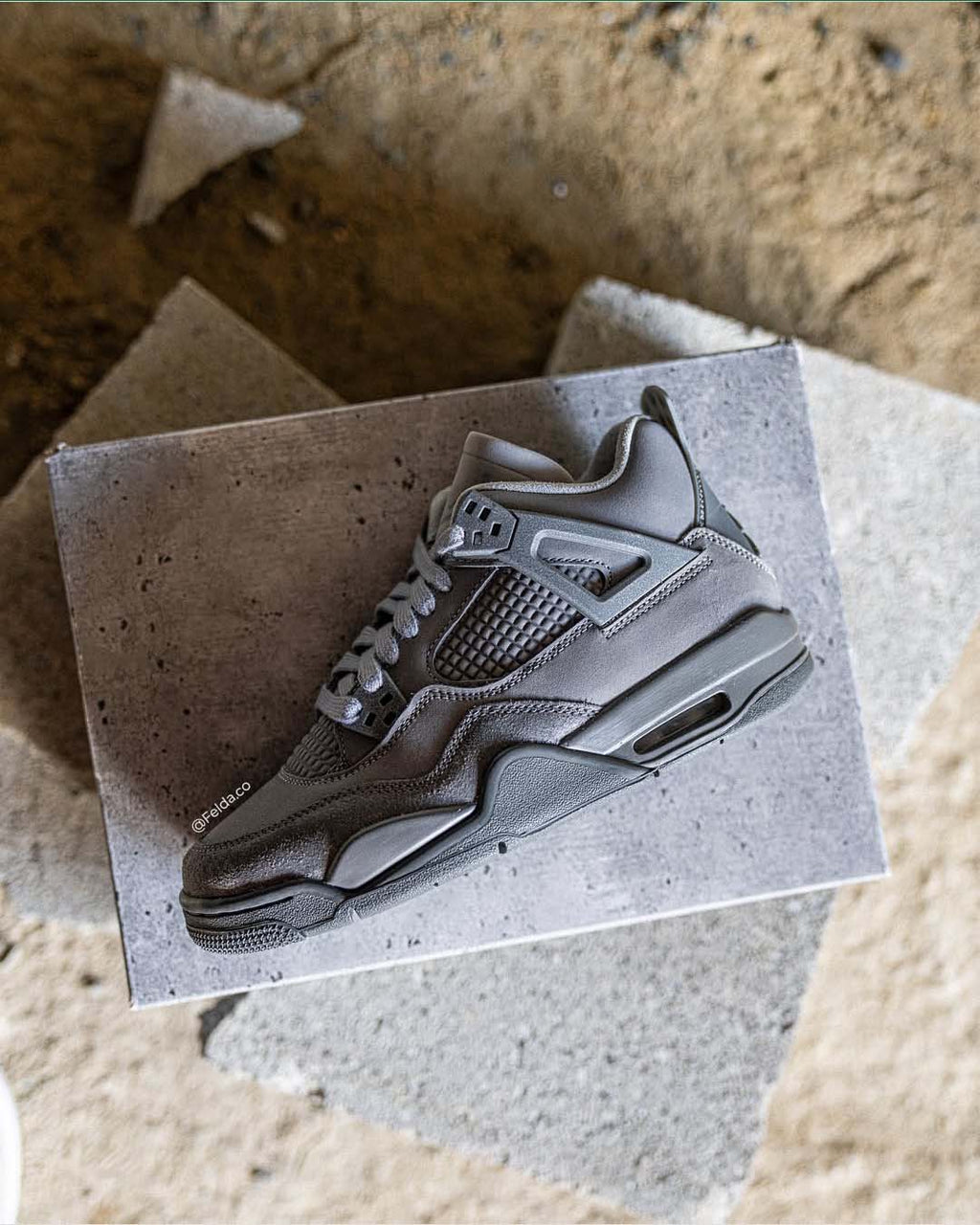 Nike Air Jordan Retro 4 SE Wet Cement