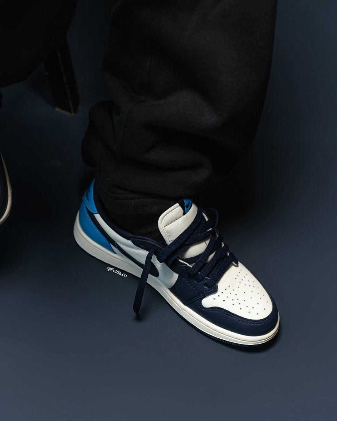 Nike Air Jordan Retro 1 Low OG Obsidian