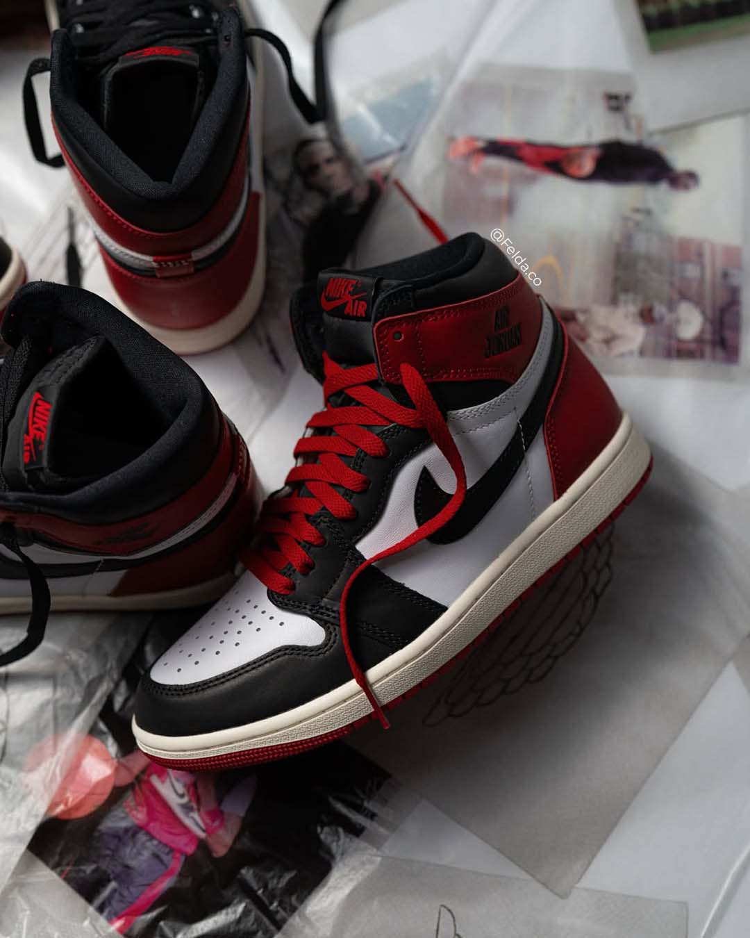 Nike Air Jordan Retro 1 High Bred Toe