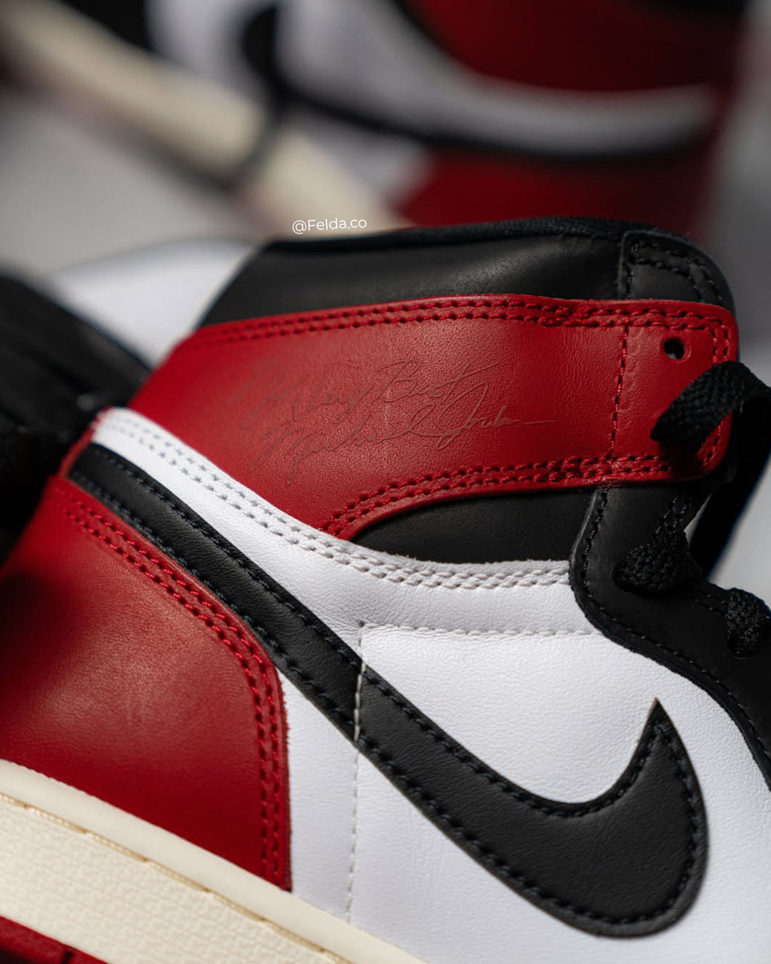 Nike Air Jordan Retro 1 High Bred Toe