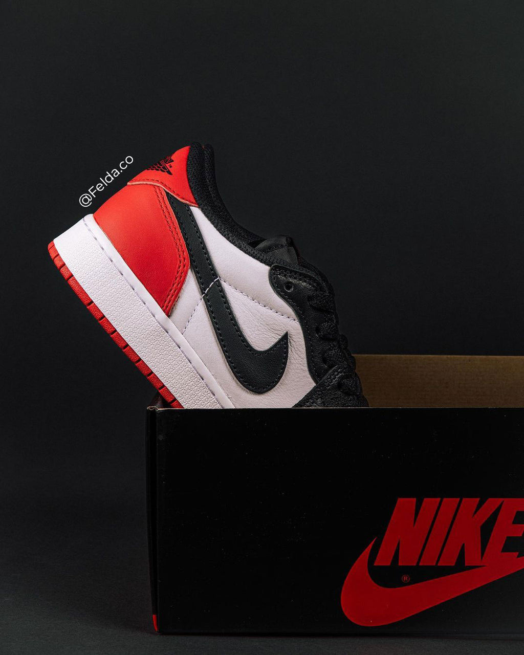 Jordan 1 Retro Low OG Black Toe 5