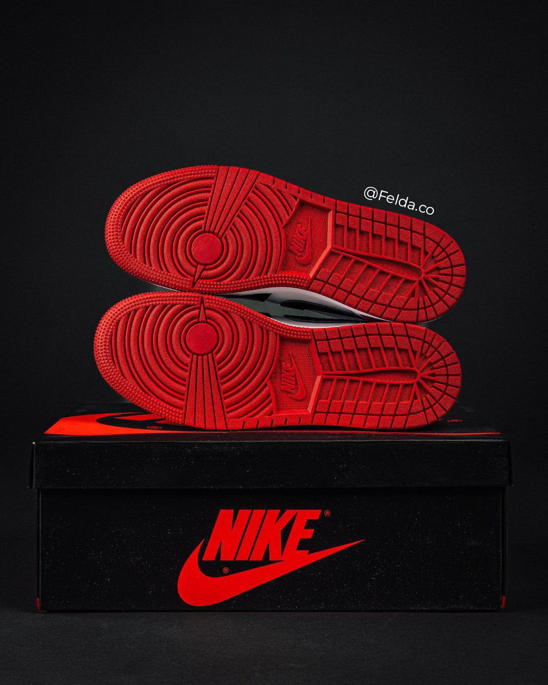 Jordan 1 Retro Low OG Black Toe 5