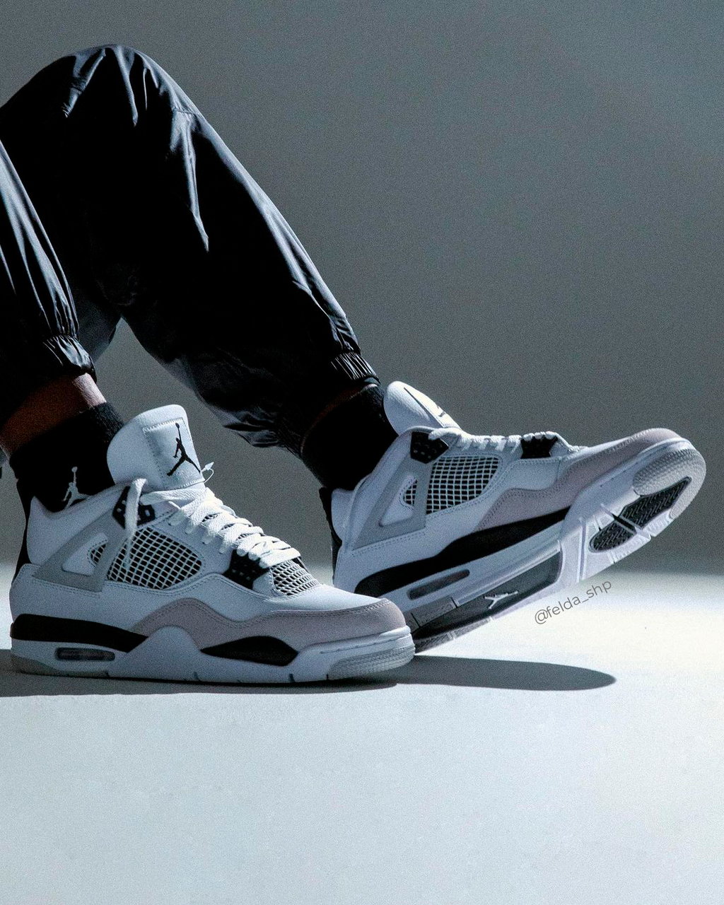 Nike Air Jordan 4 Retro Military Black