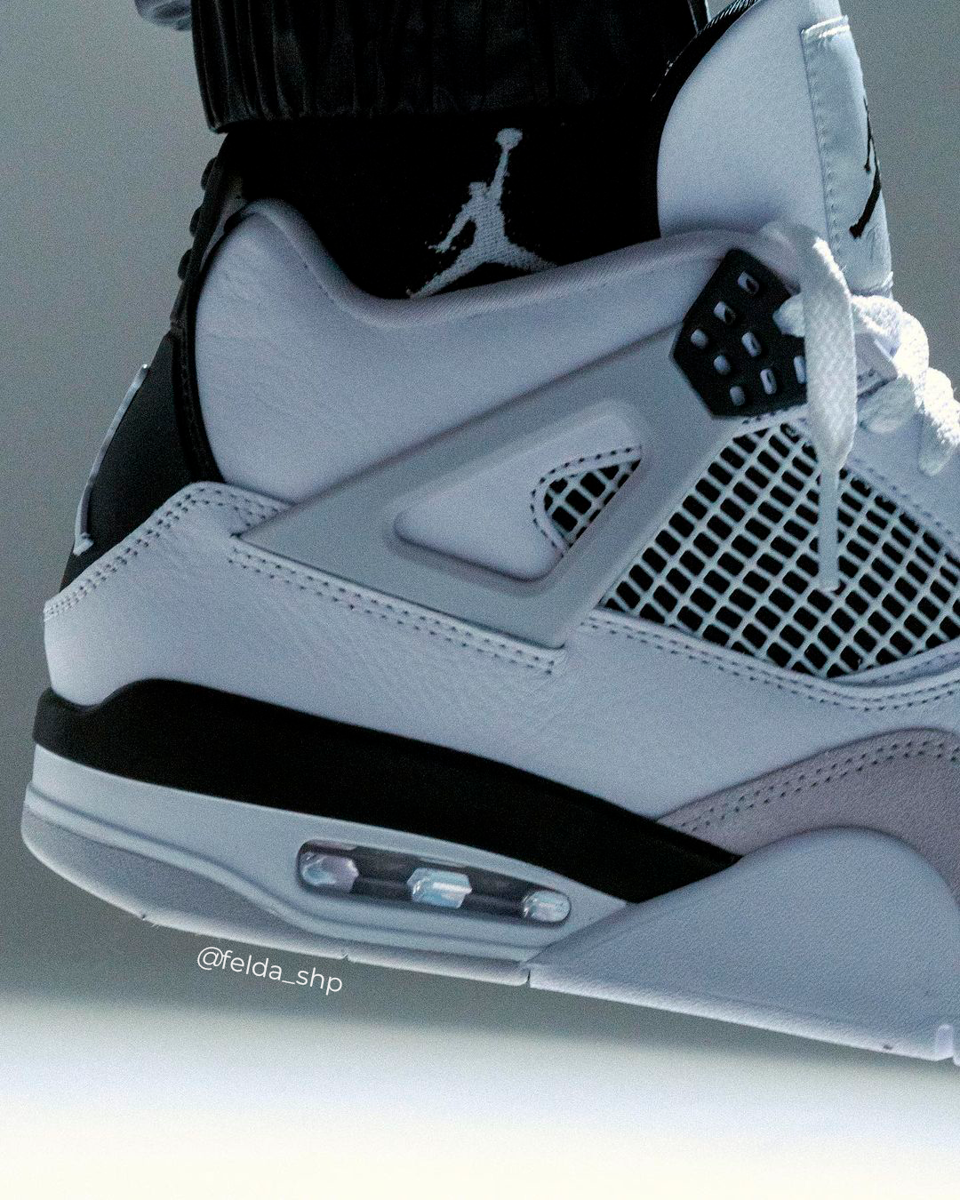 Nike Air Jordan 4 Retro Military Black