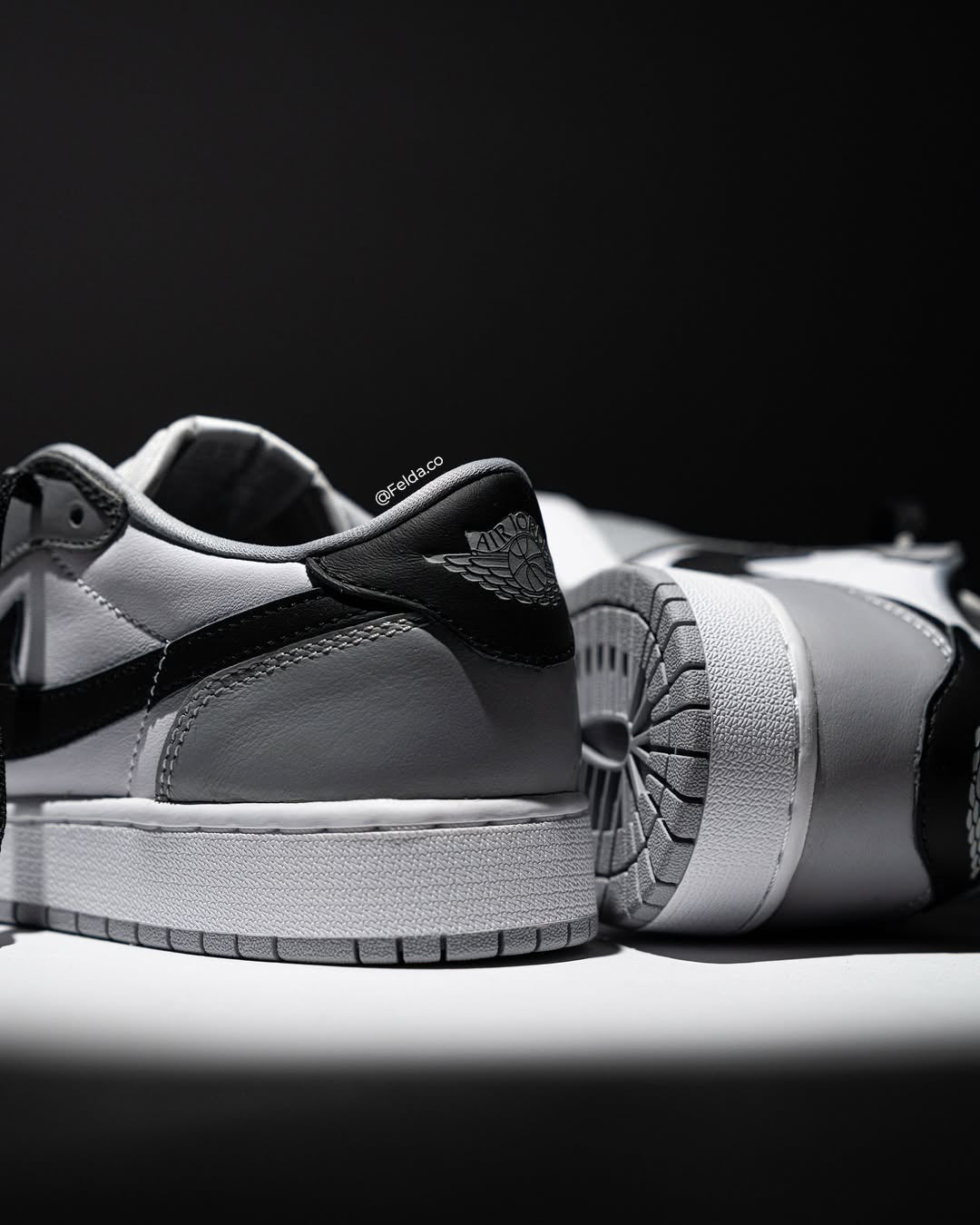 Nike Air Jordan Retro 1 Low Barons