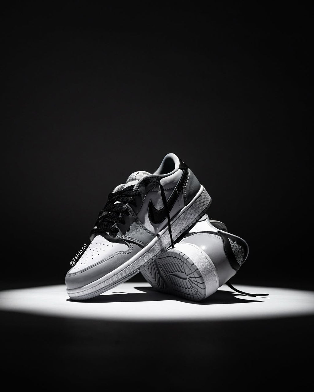 Nike Air Jordan Retro 1 Low Barons