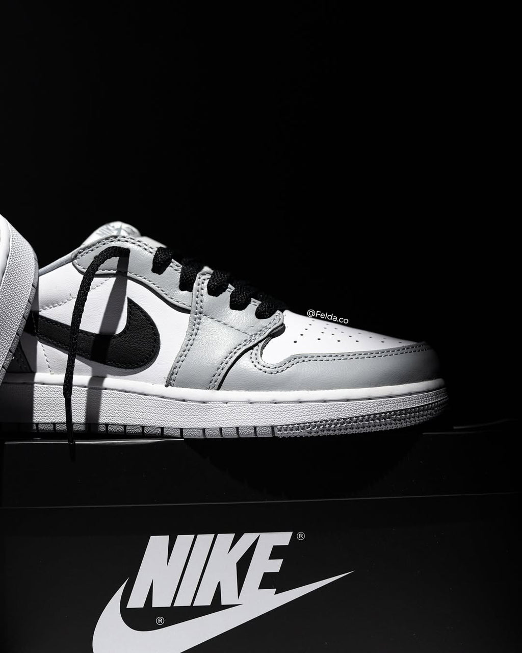 Nike Air Jordan Retro 1 Low Barons