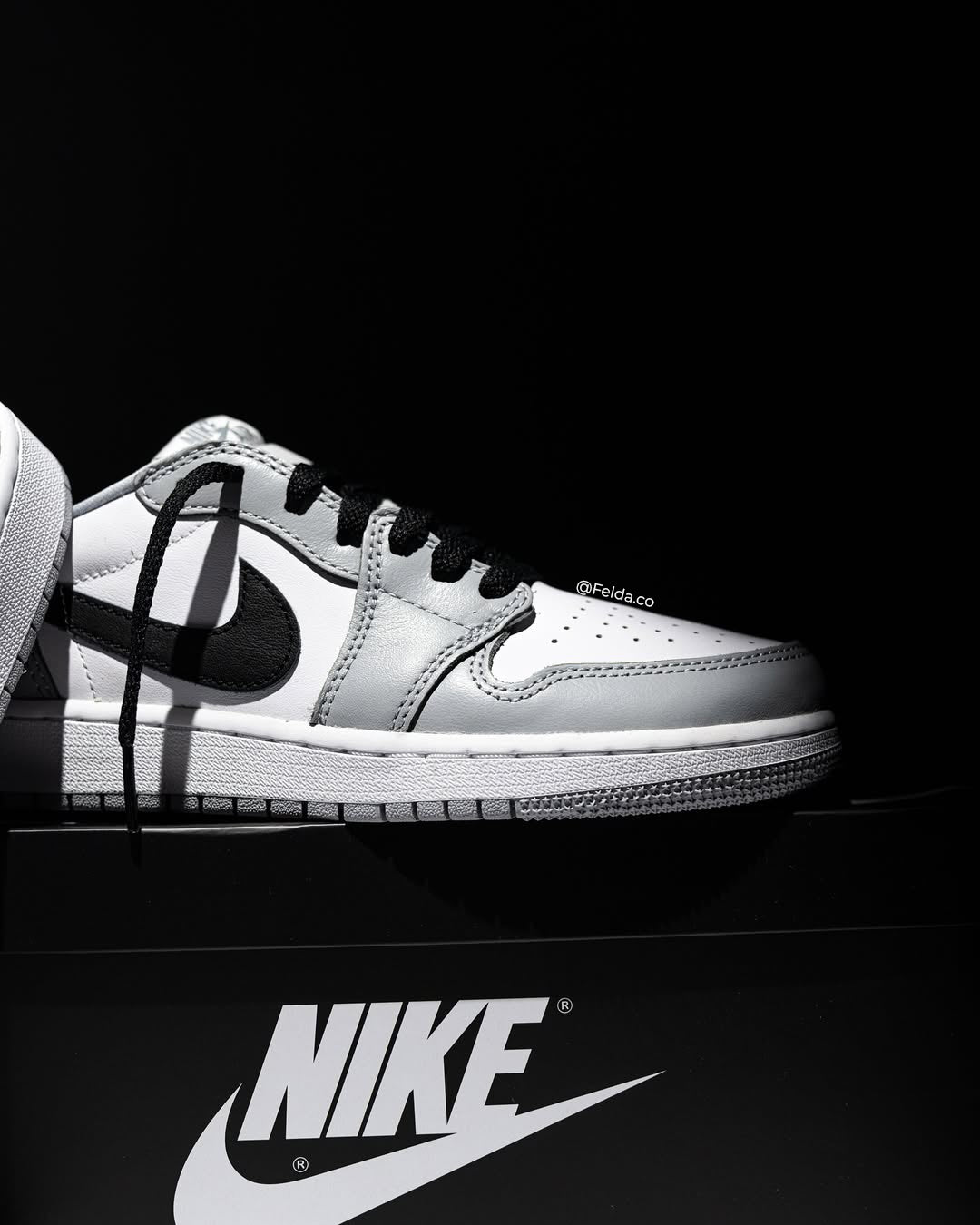 Nike Air Jordan Retro 1 Low Barons