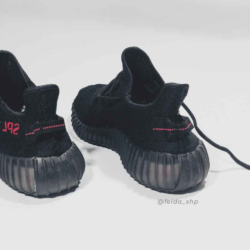 Adidas Yeezy Boost 350 V2 Bred