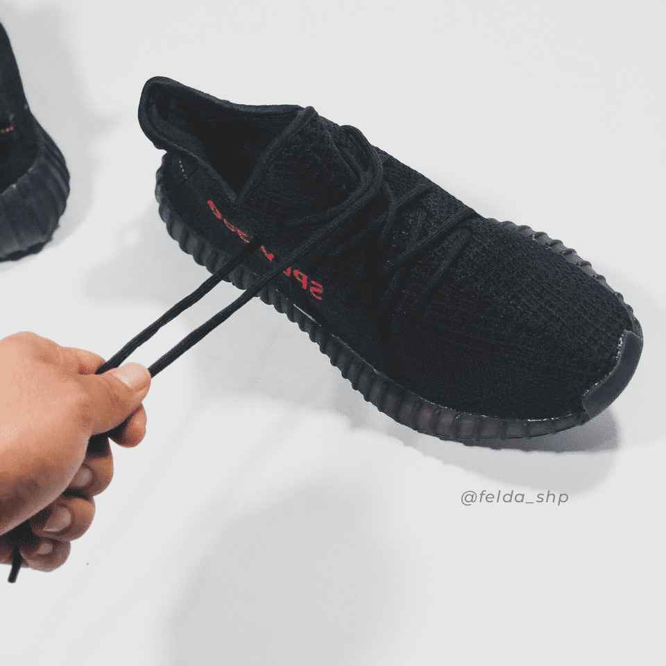 Adidas Yeezy Boost 350 V2 Bred