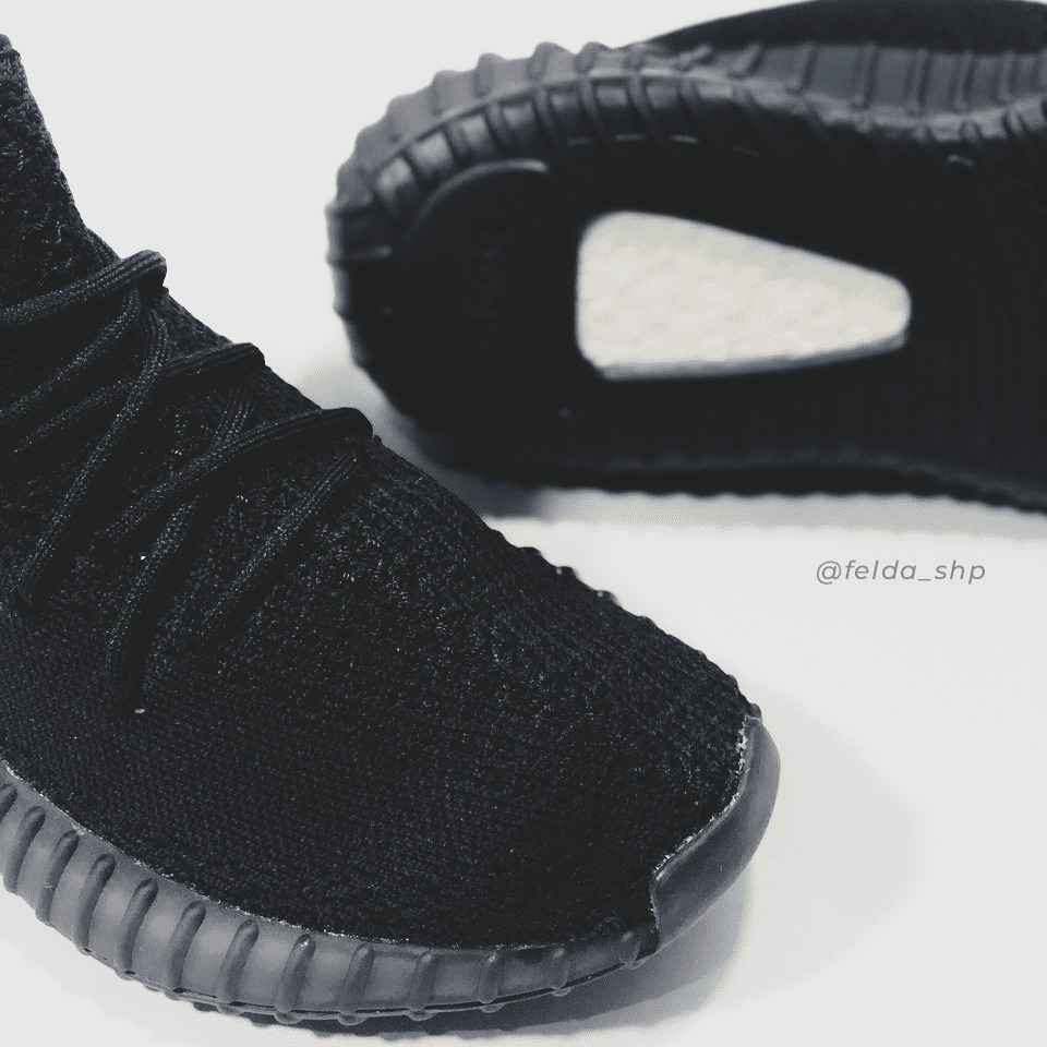 Adidas Yeezy Boost 350 V2 Bred