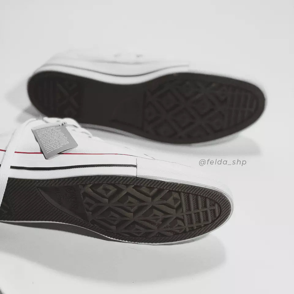Converse Chuck Taylor All Star Classic Low Top