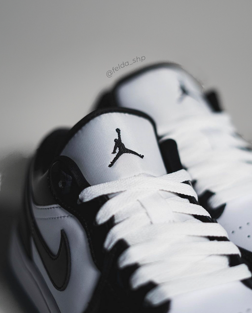 Air Jordan 1 Low Concord