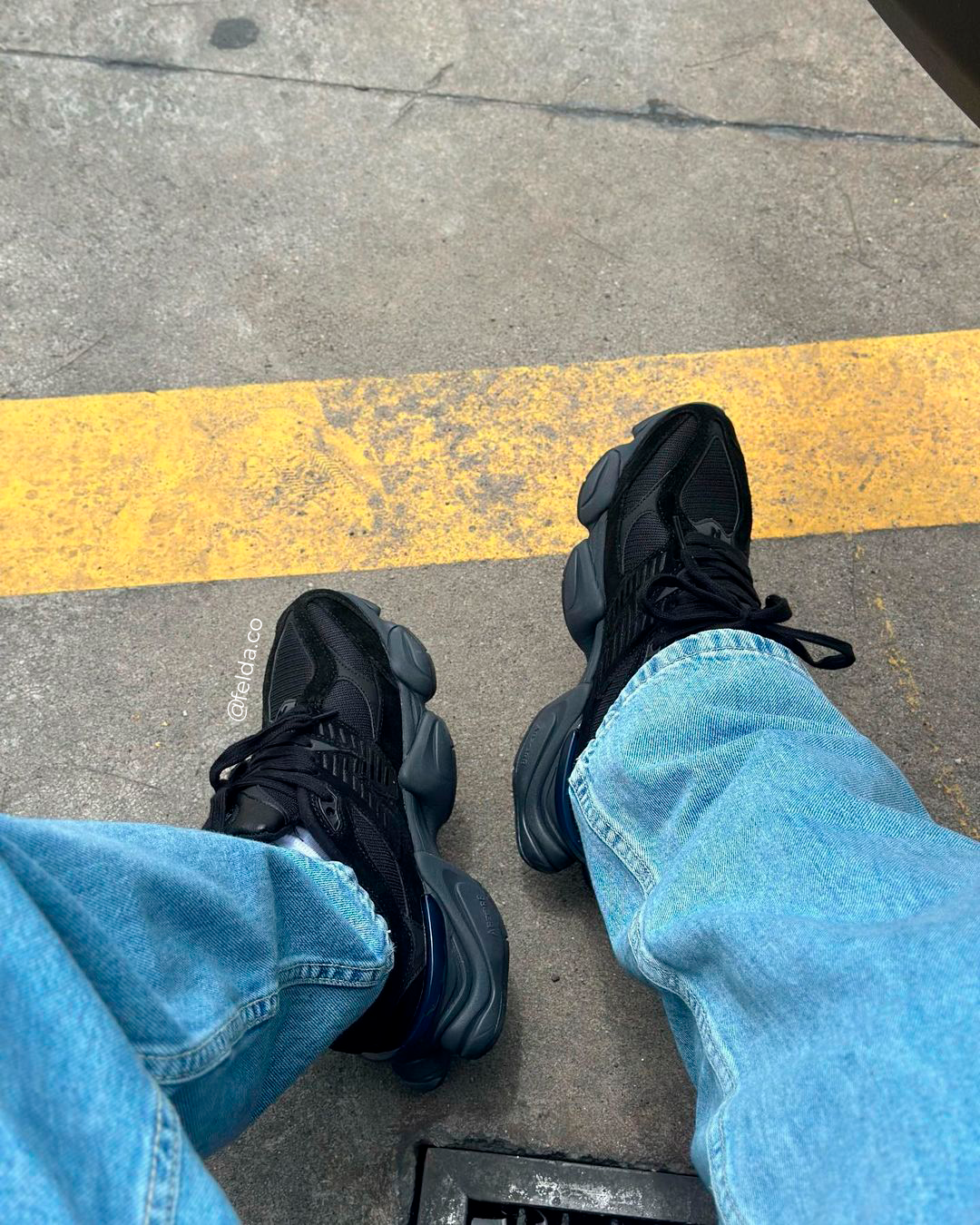 New Balance 9060 "Triple Black"