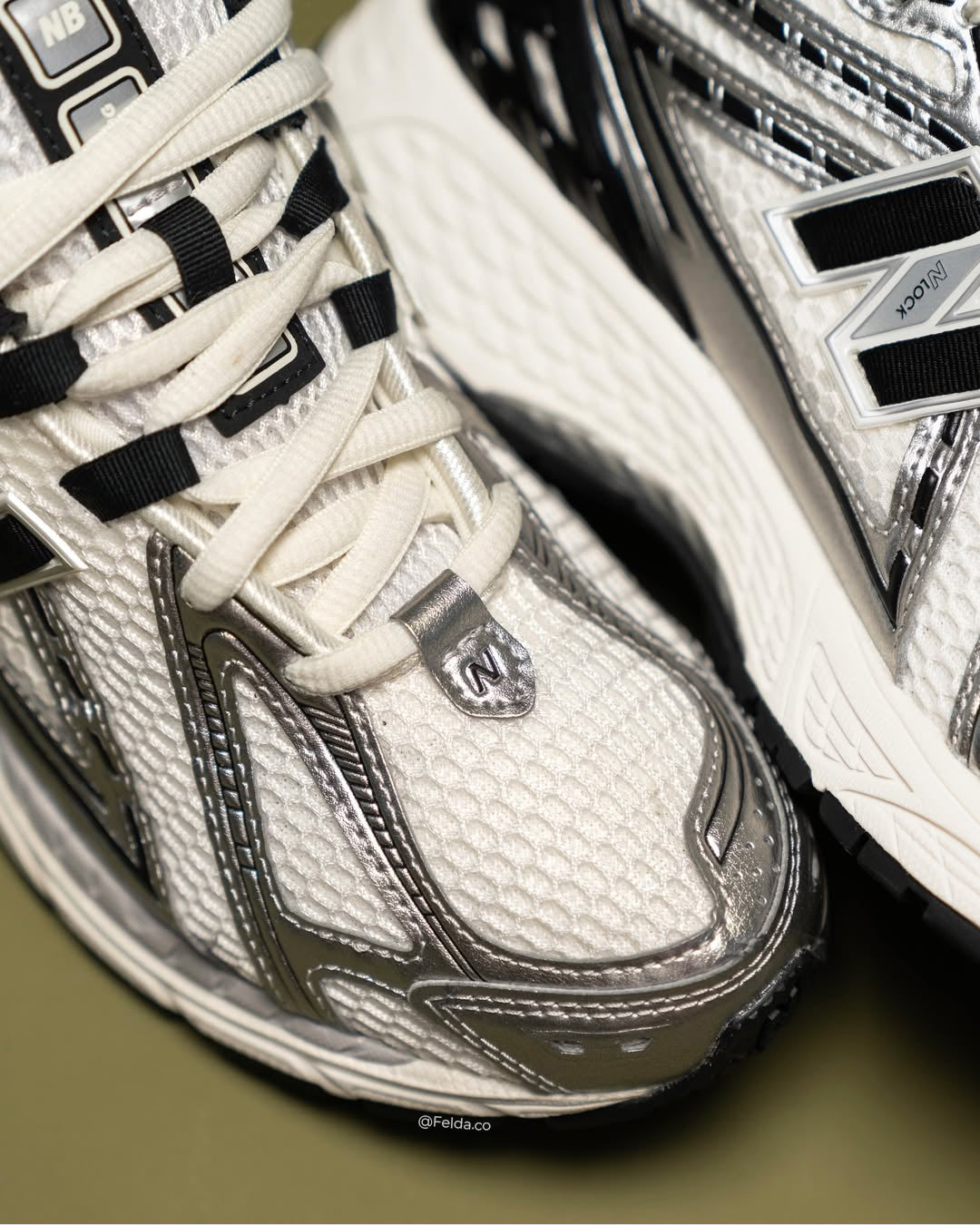New Balance Tenis M1906 Metallic Silver