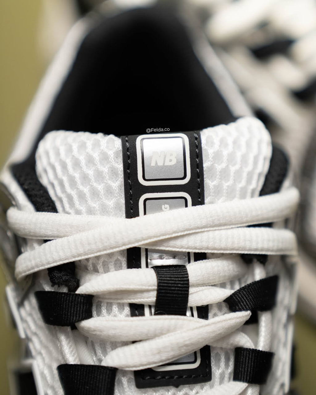 New Balance Tenis M1906 Metallic Silver