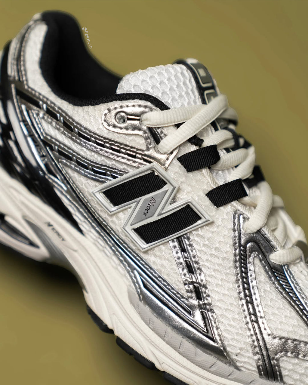 New Balance Tenis M1906 Metallic Silver