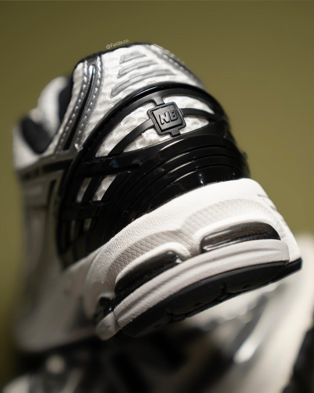 New Balance Tenis M1906 Metallic Silver