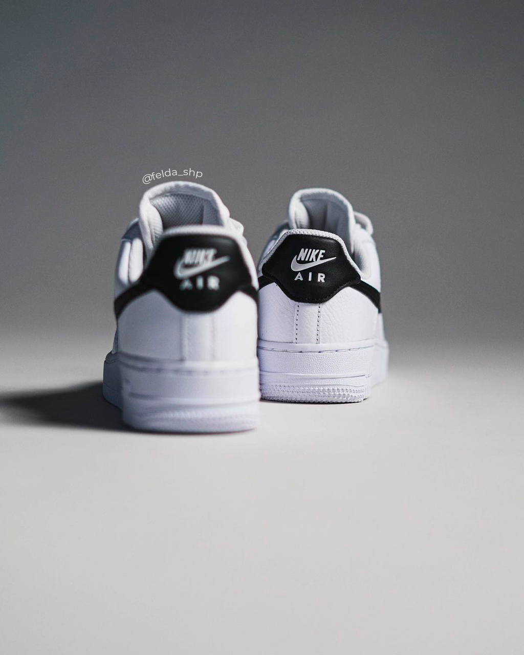 Nike Air Force 1 07 White Black