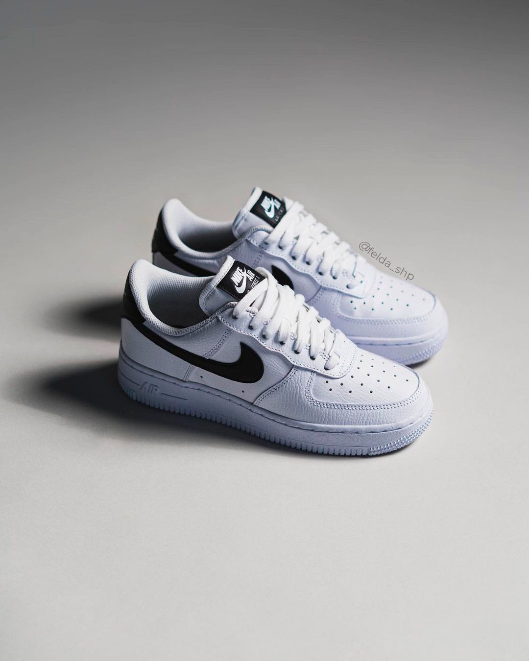 Nike Air Force 1 07 White Black
