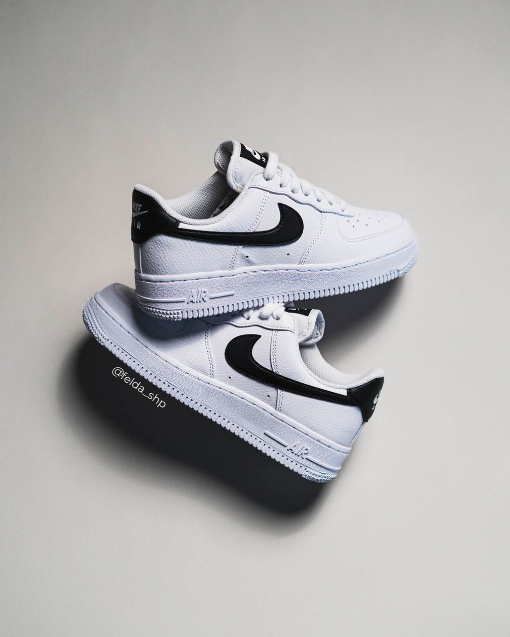 Nike Air Force 1 07 White Black