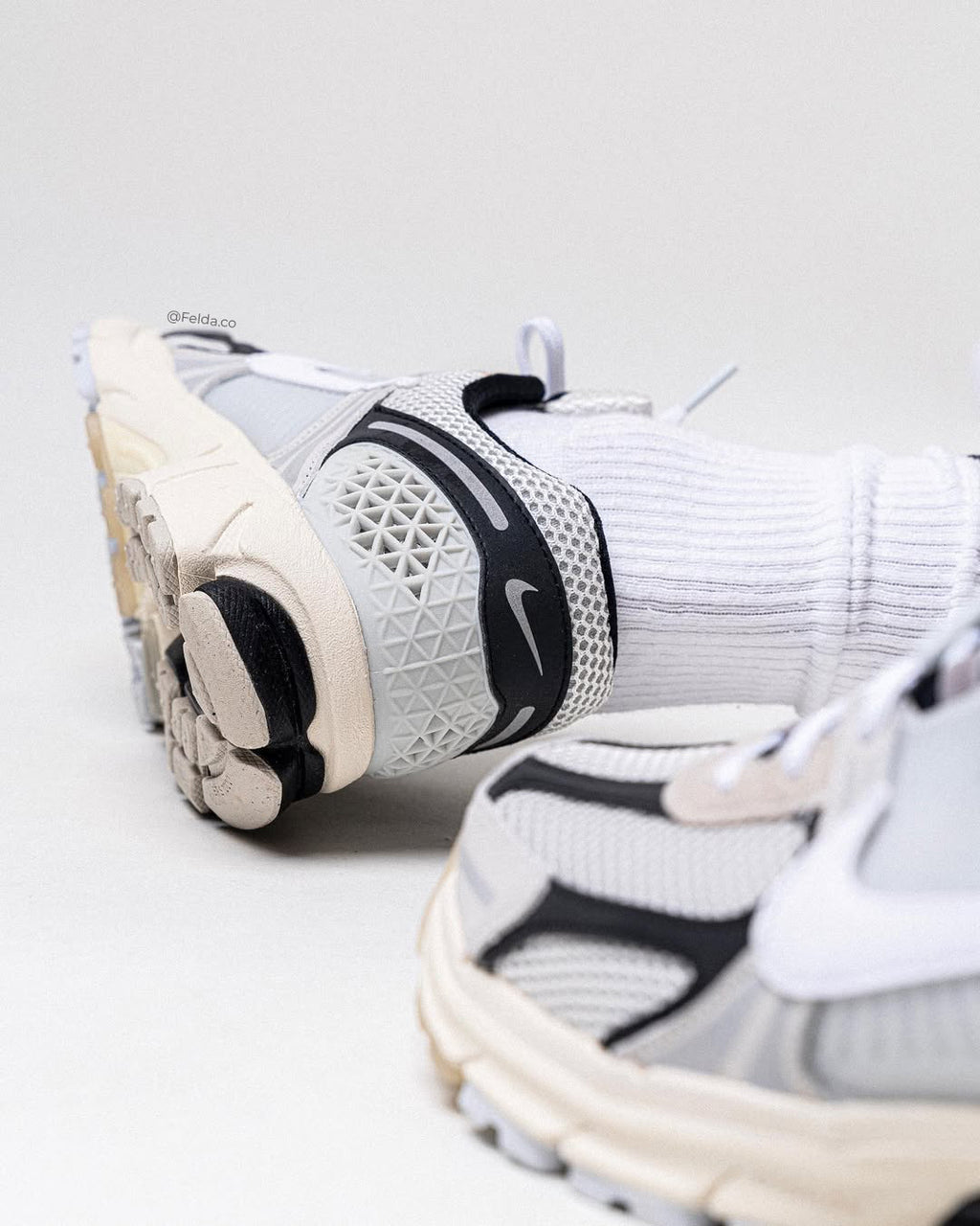 Nike Vomero 5 SuperSonic Light Bone