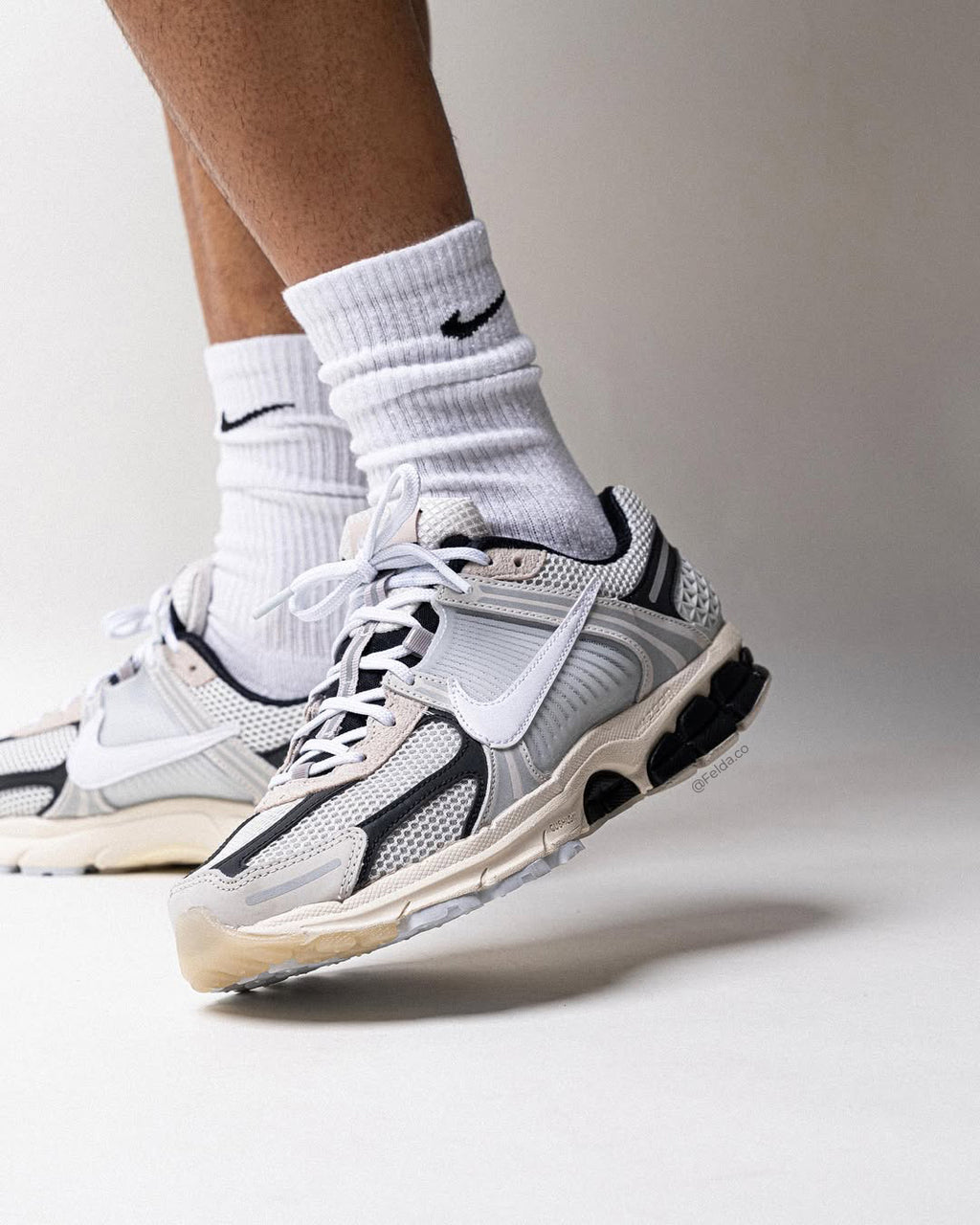 Nike Vomero 5 SuperSonic Light Bone