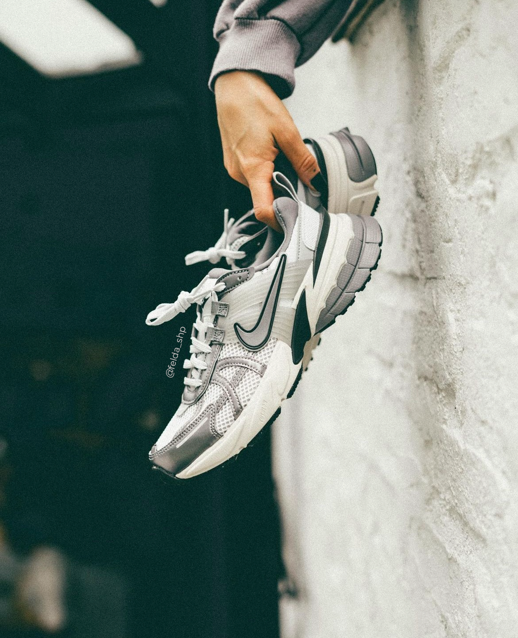 Nike V2K Run Pure Platinum Wolf Grey