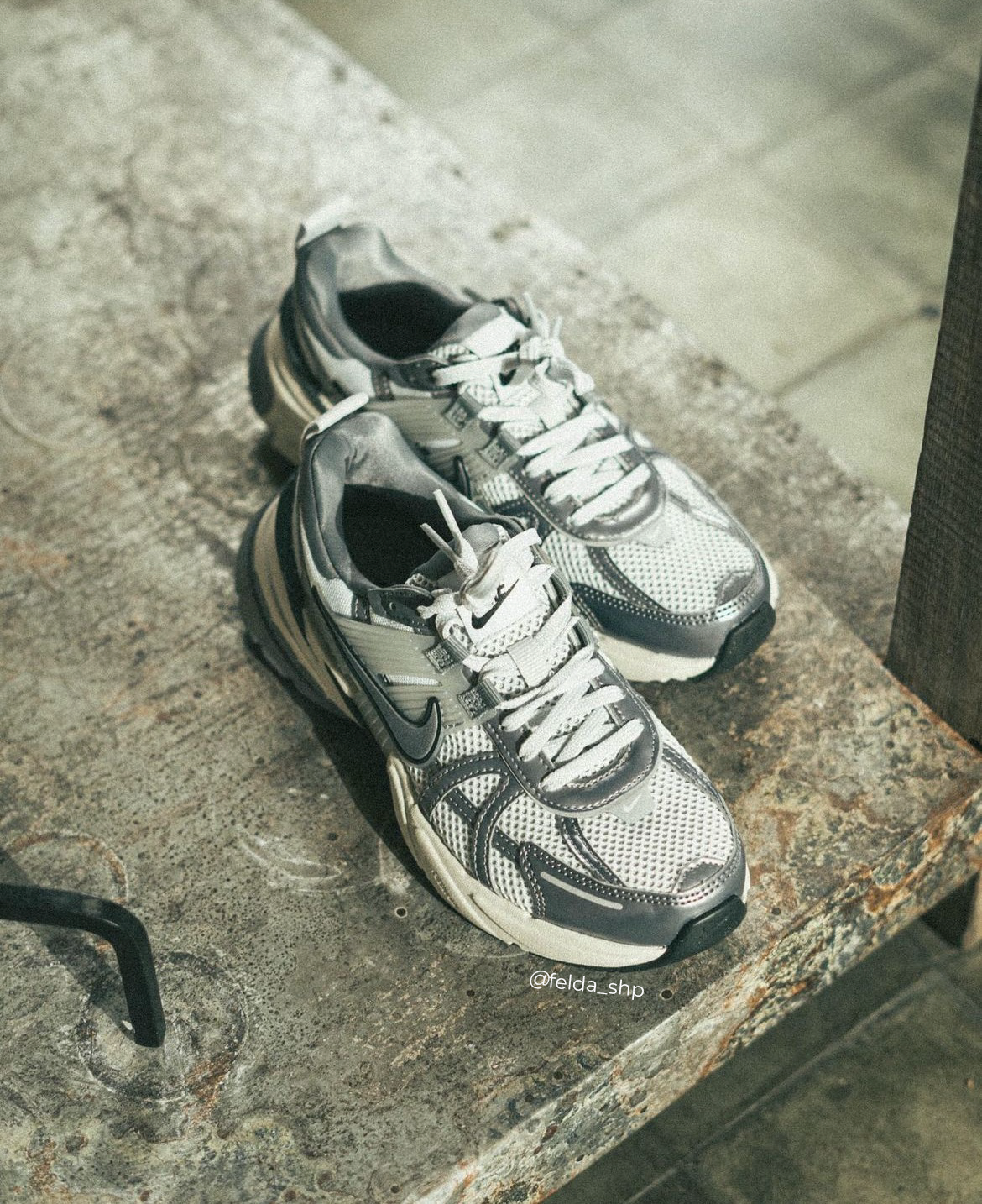 Nike V2K Run Pure Platinum Wolf Grey