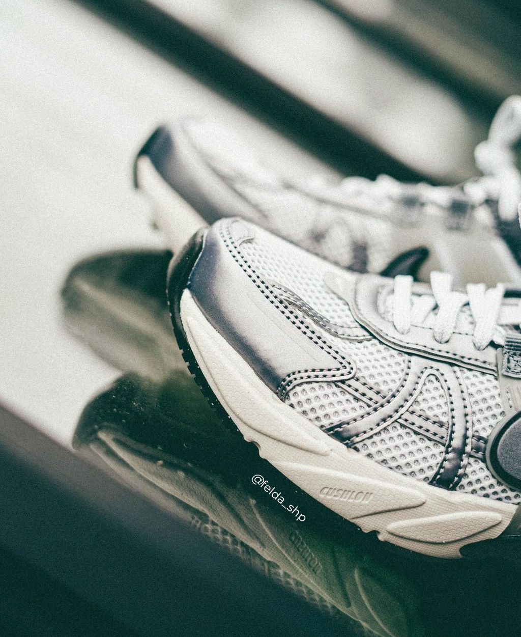 Nike V2K Run Pure Platinum Wolf Grey