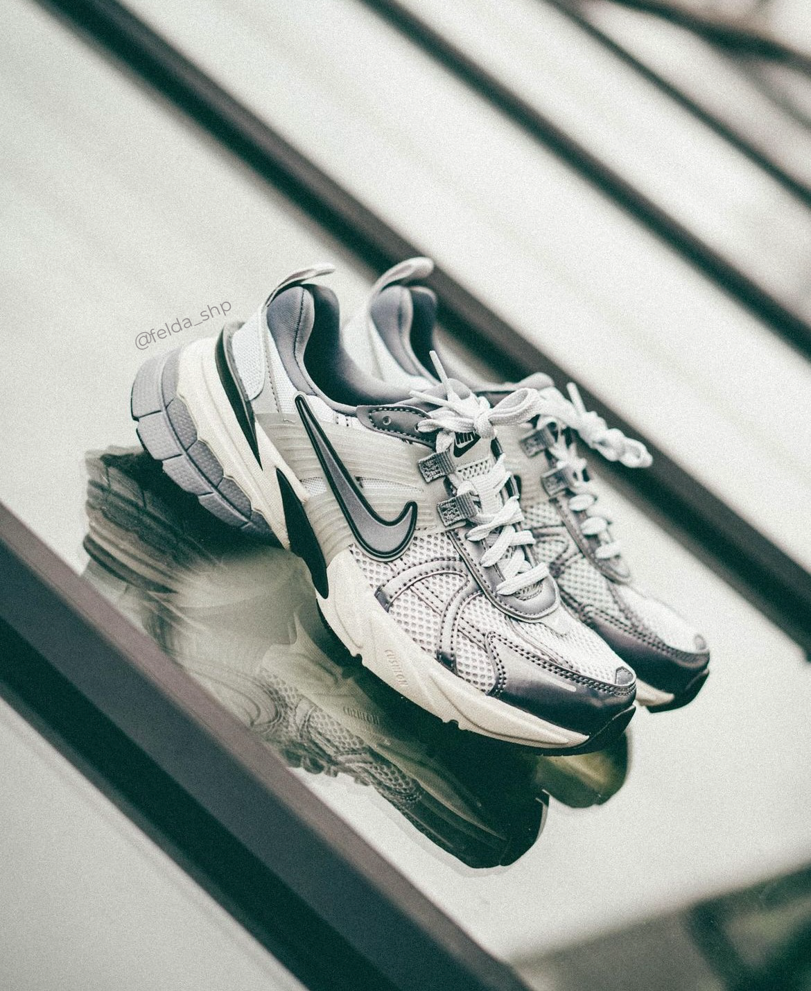 Nike V2K Run Pure Platinum Wolf Grey